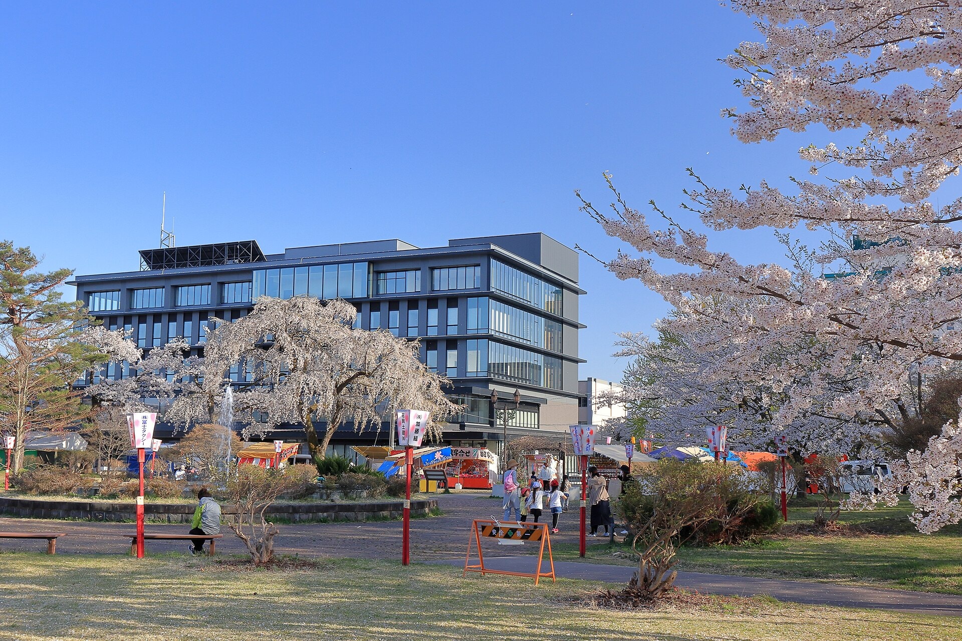 大館市・桂城公園と市役所